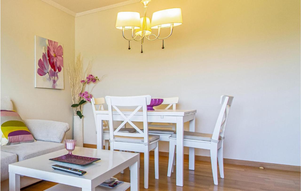 Beautiful Apartment In Santa Pola Buitenkant foto